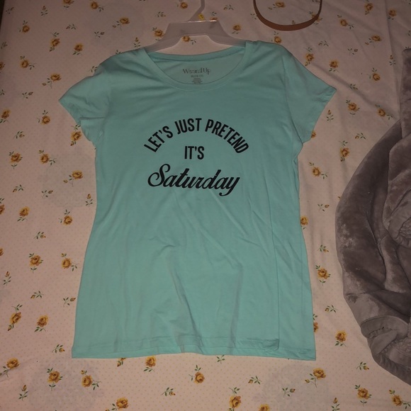 I’m selling these shirts bc I don’t need them anymore I never worn them - Picture 6 of 6